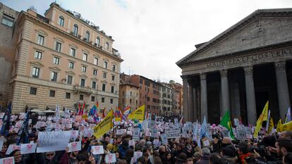 Activists demonstrate in favor of rights for gay couples, in Rome on January 23, 2016.