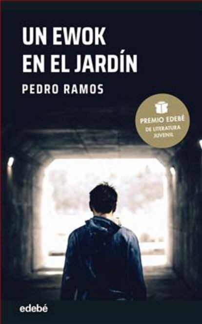 Portada del libro 'Un Ewok en el jardín', de  Pedro Ramos. EDEBÉ Editorial