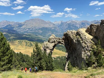 View of the natural geotectonic arch O Campanal, also called Piedrafita.