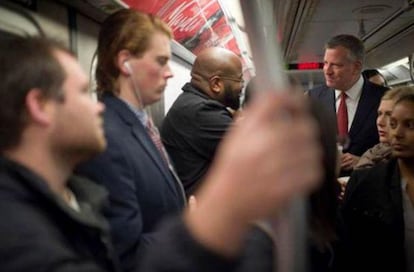 El Alcalde de Nueva York, Bill De Blasio, en el metro este viernes.