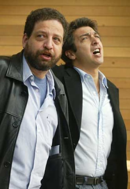 Fabián Bielinsky y Ricardo Darín en la presentación de <i>El aura</i> en septiembre de 2005.