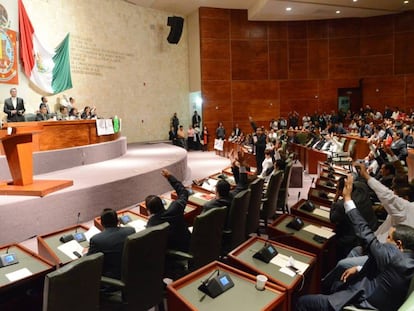 Los diputados del Congreso de Oaxaca durante una sesi&oacute;n legislativa.