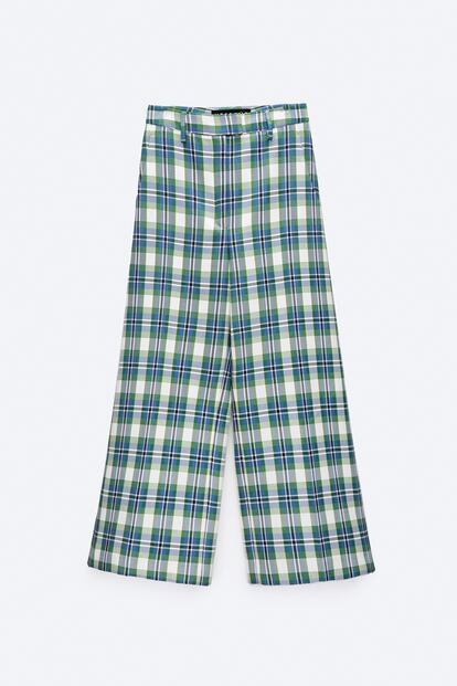 Pantalón ancho de cuadros (89 €) de Uterqüe.