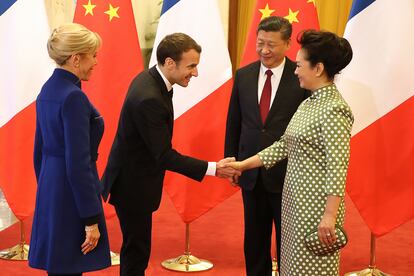 Brigitte Macron durante su encuentro en enero con el presidente chino y su esposa.