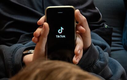 TikTok será prohibido a menores de 14 años en Florida.