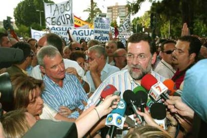 Mariano Rajoy, líder nacional del PP, en la marcha por el agua de Murcia.