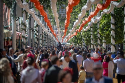 El Real de la Feria de Sevilla el lunes 15 de abril.