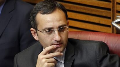 César Sánchez, en un pleno de las Cortes Valencianas