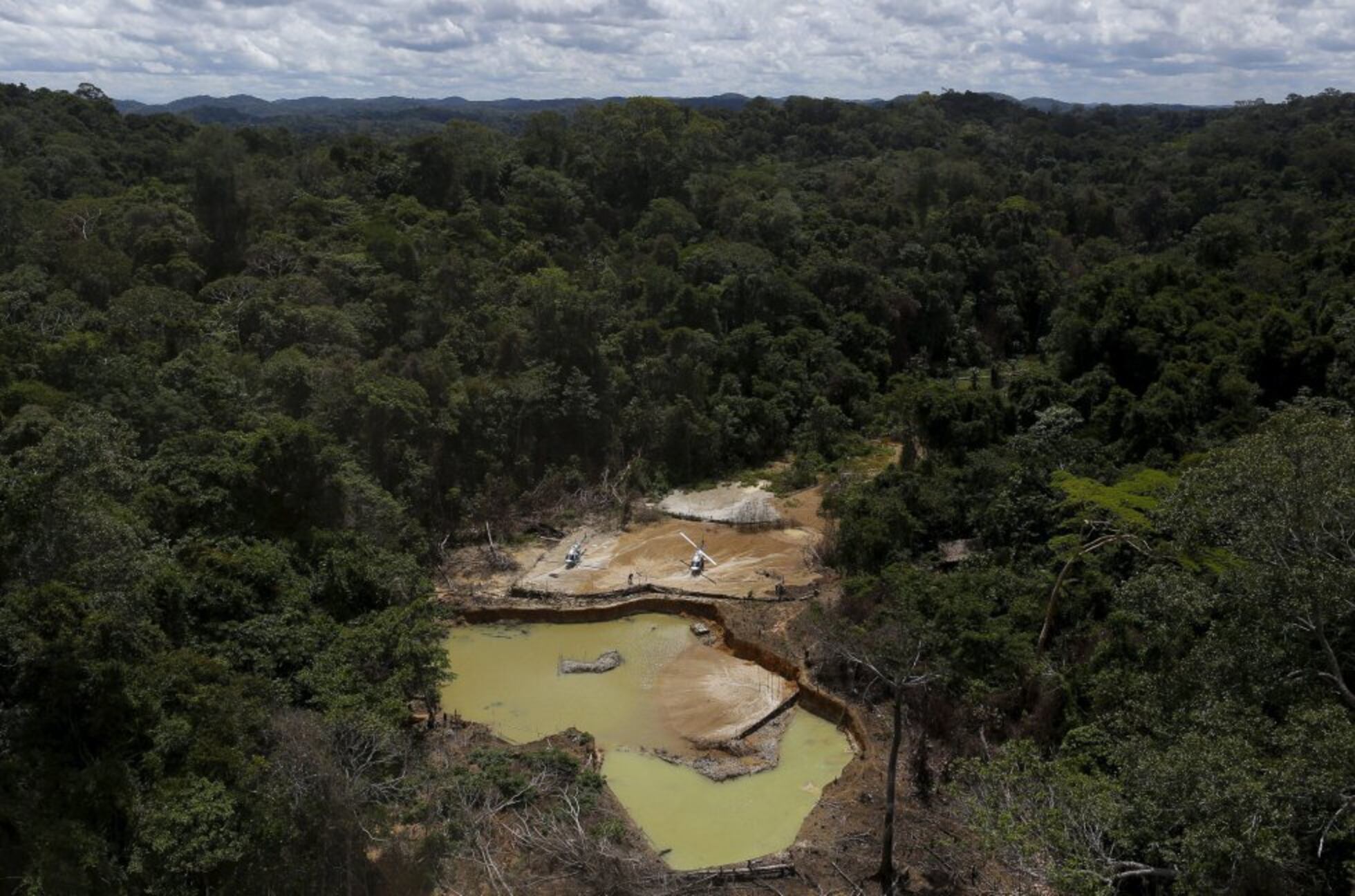 Minas de oro ilegales en la selva amazónica | Fotos | Internacional ...