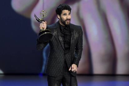 Darren Criss acepta el premio a Mejor actor protagonista de miniserie o película para televisión por su actuación en 'El asesinato de Gianni Versace: Amerian Crime Story'.