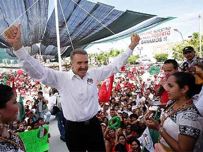 Roberto Madrazo, candidato del PRI, durante un mitin en Campeche.