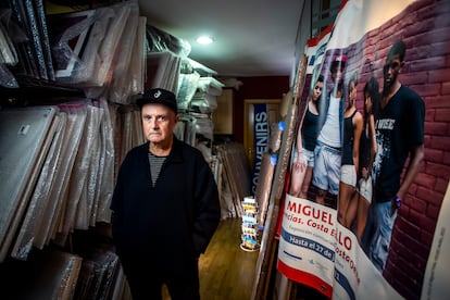 El fotógrafo Miguel Trillo, en su local de Madrid el miércoles 16.