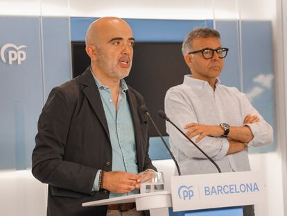 El concejal electo y jefe de lista del PP a la alcaldía de Barcelona, Daniel Sirera, durante la rueda de prensa de este viernes.