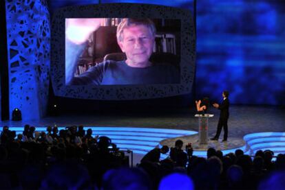 Roman Polanski interviene por videoconferencia en la gala de los Premios de Cine Europeo.