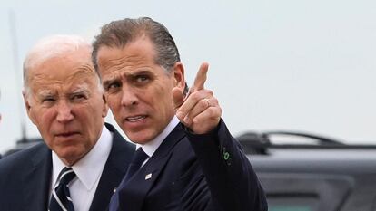 El presidente de Estados Unidos, Joe Biden, con su hijo Hunter, en New Castle (Delaware), el día que fue declarado culpable.