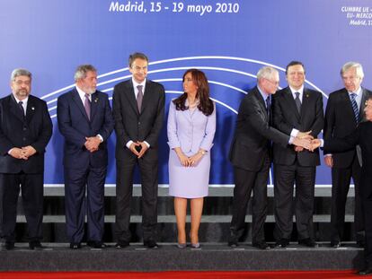 Héctor Lacognata (Paraguay), Lula da Silva (Brasil), José Luis Rodríguez Zapatero (España), Cristina Fernández de Kirchner (Argentina), Herman van Rompuy (presidente del Consejo Europeo), Durão Barroso (presidente de la Comisión Europea), Danilo Astori (Uruguay) y Francisco Javier Arias Cárdenas (Venezuela).
