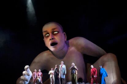 Un momento de la ópera 'El gran macabro', en el Teatro del El Liceo de Barcelona.
