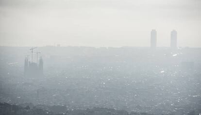 La contaminaci&oacute; a Barcelona, aquest dimarts.