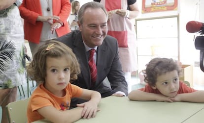 El presidente de la Generalitat, Alberto Fabra, inaugur&oacute; el curso en una escuela de Quatretonda.