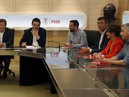 Reunión de la gestora que dirige el PSOE tras la dimisión de Pedro Sánchez como secretario general.