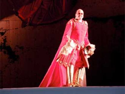 Richard Croft, en el papel principal de la ópera 'Mitridate, Rey de Ponto", de Mozart, en el Festival de Salzburgo de 2005.