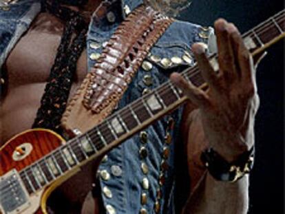 Lenny Kravitz, durante su actuación en el Palacio Vistalegre.
/ SANTI BURGOS