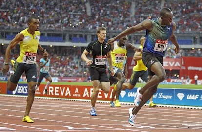 Bolt gana los 200m ante Weir y Lemaitre.