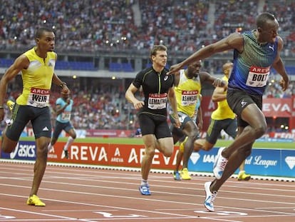 Bolt gana los 200m ante Weir y Lemaitre.