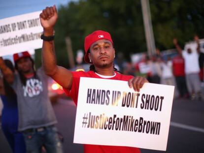 Protesta en Misuri tras la muerte del adolescente negro Michael Brown 