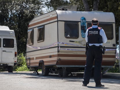 La caravana donde vive el presunto asesino de personas sin techo en Barcelona.