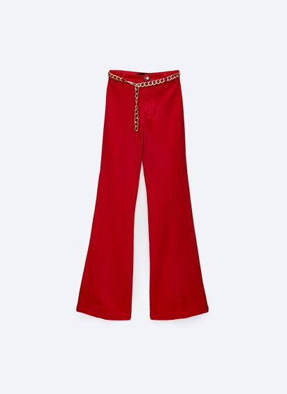 Pantalón denim cadena (69 €) de Uterqüe.