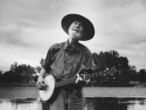 Pete Seeger, tocando el banjo en 1995 en Beacon (Nueva York), donde ayer murió.