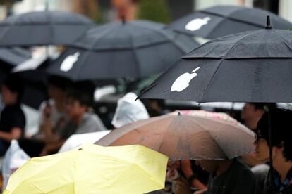 El nuevo teléfono de Apple, el iPhone 5, sale a la venta en Japón