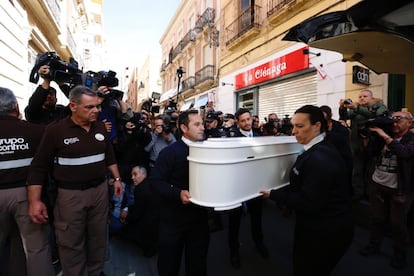 La Diputación de Almería acoge la capilla ardiente de Gabriel Cruz para un velatorio público.