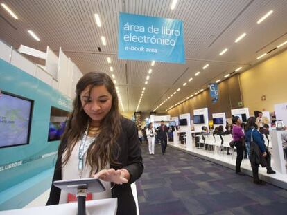 Pavilhão de 'e-books' na Feira do Livro de Guadalajara.