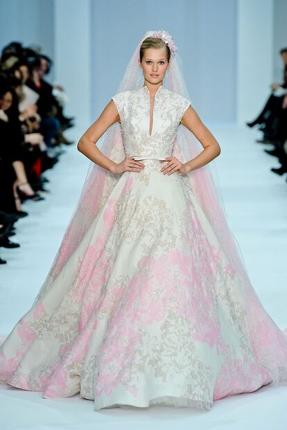 Las princesas de color de fresa de Elie Saab