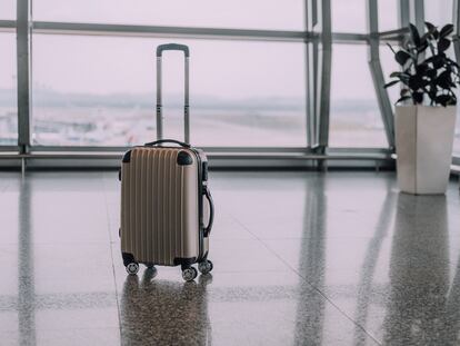 Las maletas de cabina permiten llevar lo básico en los viajes en avión sin necesidad de facturar.