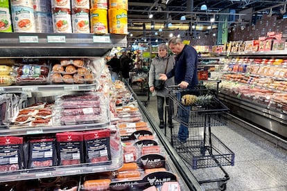 Customers at a supermarket in Wheeling, Illinois, in a file photo.