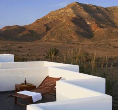 Terraza del hotel Los Patios, en Rodalquilar (Almería).