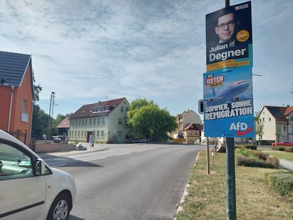 Carteles electorales de Alternativa para Alemania (AfD), este martes en el municipio alemán de Rositz, en Turingia.