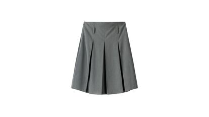 Falda de tablas midi gris de Bershka para un look groutfit