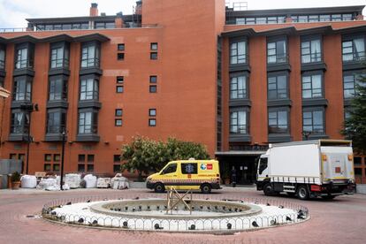 Fachada de la residencia de ancianos Monte Hermoso, junto a la Casa de Campo.