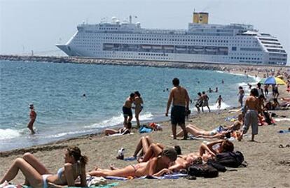 Aspecto que presentaba ayer la playa de La Malagueta.