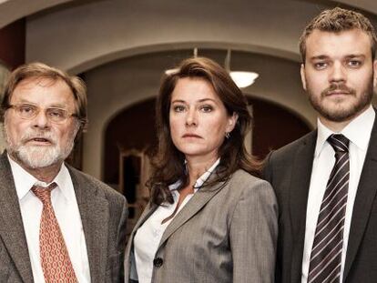 Sidse Babett Knudsen, en el centro de la imagen, interpreta a Birgitte Nyborg en Borgen.  