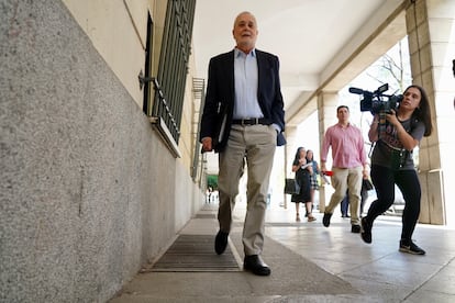 El expresidente de la Junta de Andalucía José Antonio Grinán llega a los juzgados, a 18 de mayo de 2023, en Sevilla.