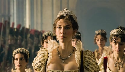 Vanessa Kirby, in her role as Josefina.