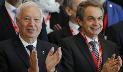 José Manuel García-Margallo y José Luis Rodríguez Zapatero, en Bakú, este martes.
