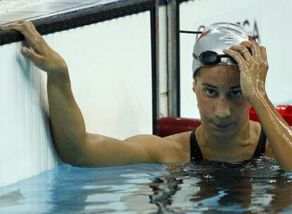 La nadadora española Erika Villaécija, visiblemente decepcionada tras caer eliminada en los 800 metros