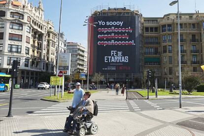 El cartel de la película 'Fe de etarras' en el festival de cine de San Sebastián.