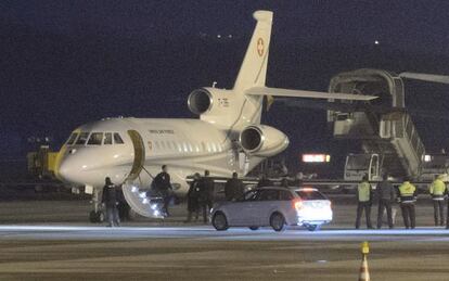 El avi&oacute;n suizo a su llegada a Ginebra, este domingo